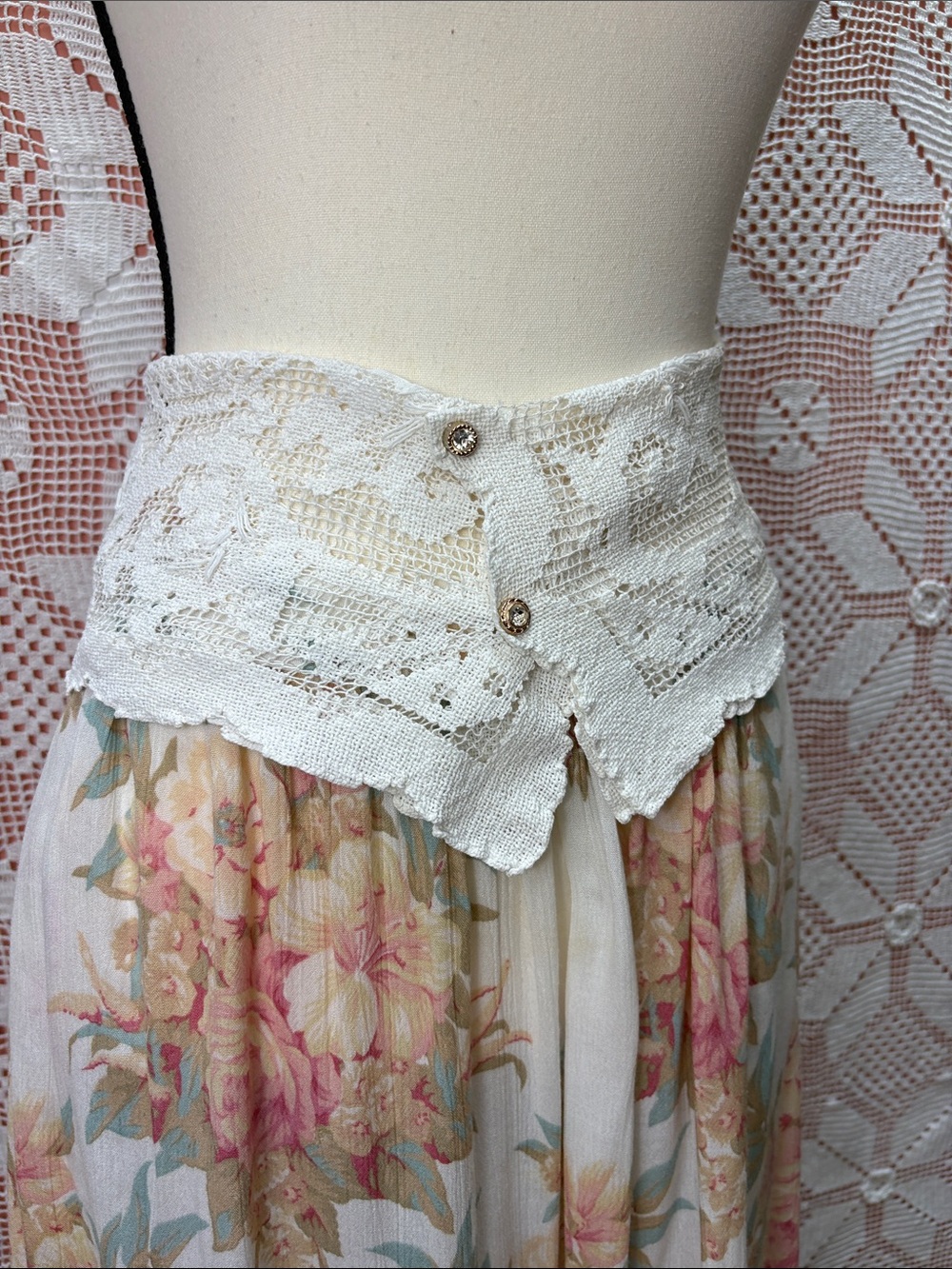 Vintage Doily Lace Belt | Adjustable Waist | Cottagecore Boho - Picture 5 of 10